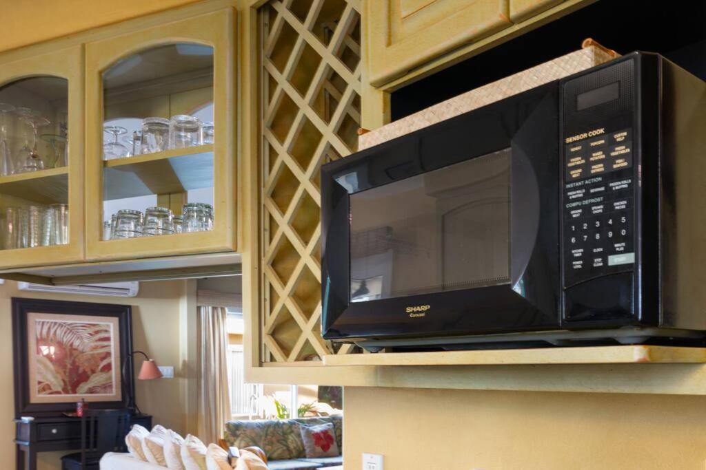 Plumeria Suite, 2-Bedrooms, Sleeps 6, Pool & Bbq, Pre-Renovation Summer Sale Kihei Exterior foto