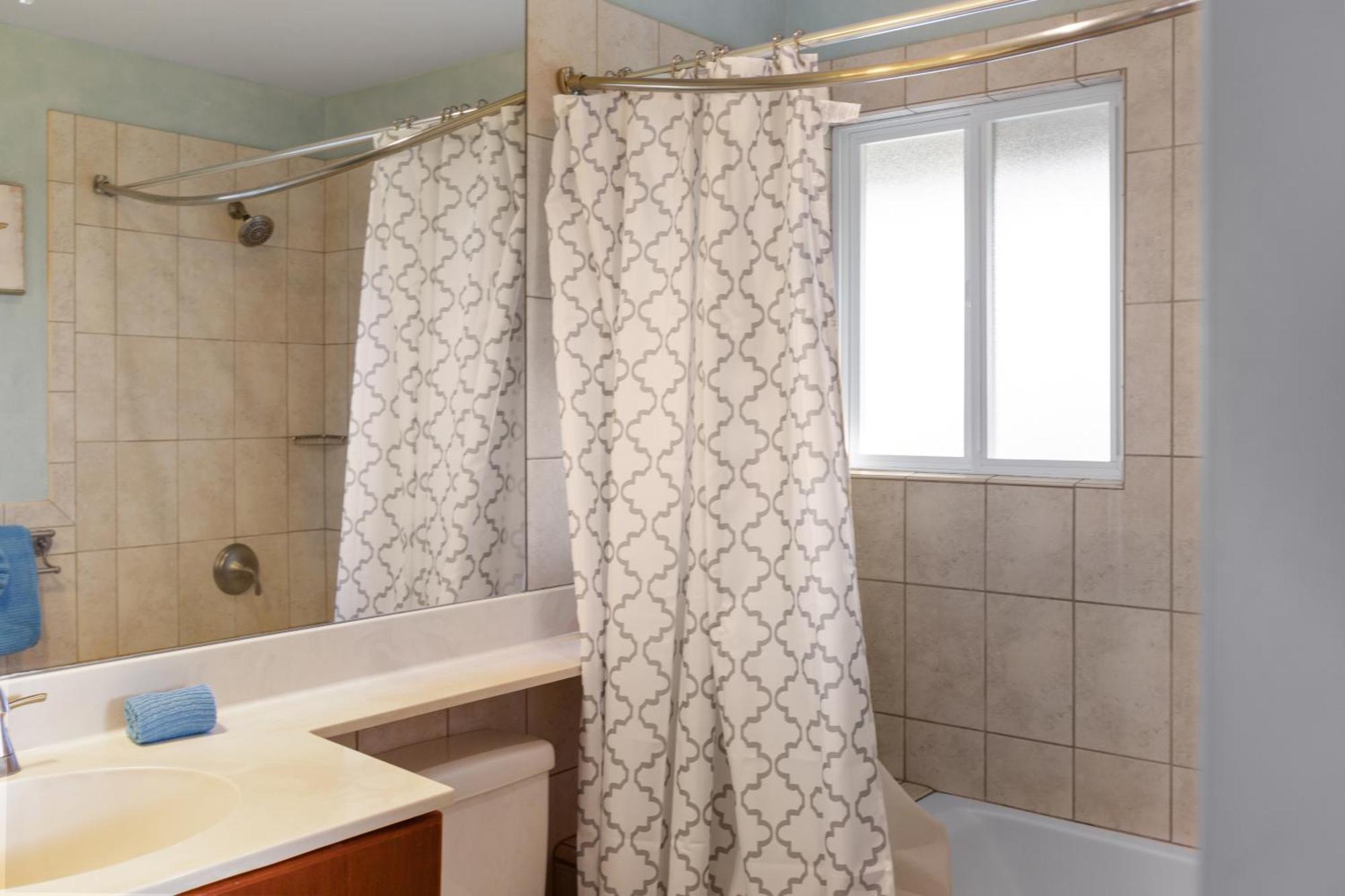 Plumeria Suite, 2-Bedrooms, Sleeps 6, Pool & Bbq, Pre-Renovation Summer Sale Kihei Exterior foto